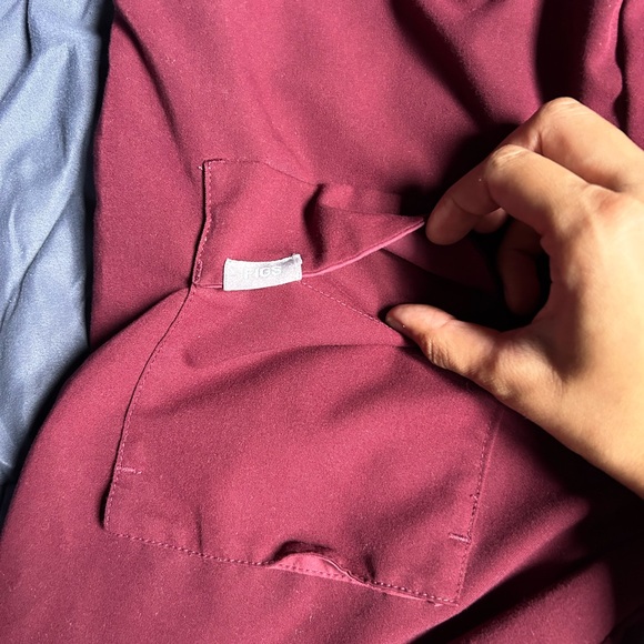 Figs Burgundy Nursing Scrub Top Limited Edition One Pocket *Catarina Similar - Picture 3 of 5
